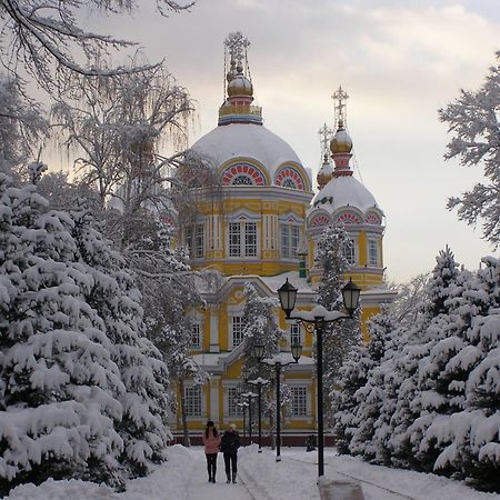 Nadezhda Apartments On The Nauryzbai Batyr 82 阿拉木图 外观 照片