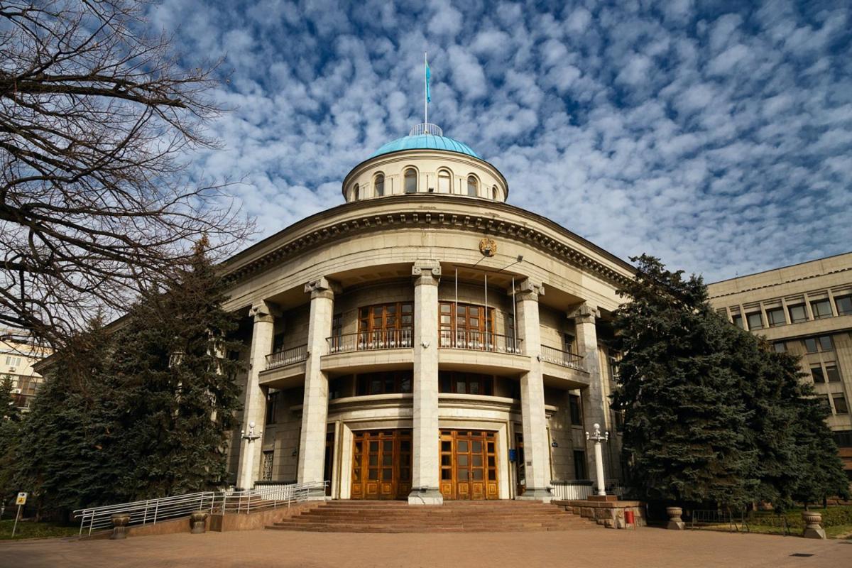 Nadezhda Apartments On The Nauryzbai Batyr 82 阿拉木图 外观 照片