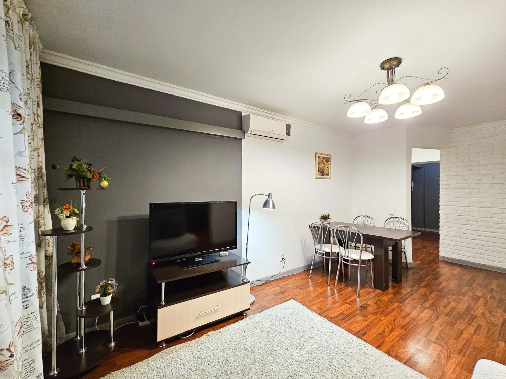 Nadezhda Apartments On The Nauryzbai Batyr 82 阿拉木图 外观 照片